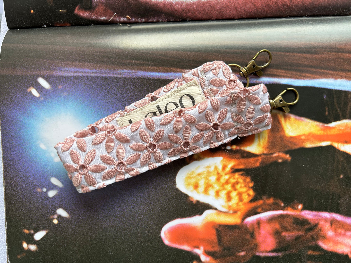 Phone strap short