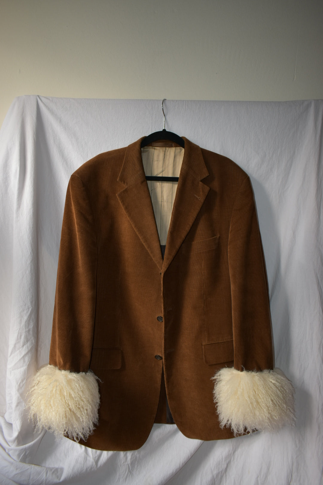 Blazer with fur sleeves | Corduroy Cognac