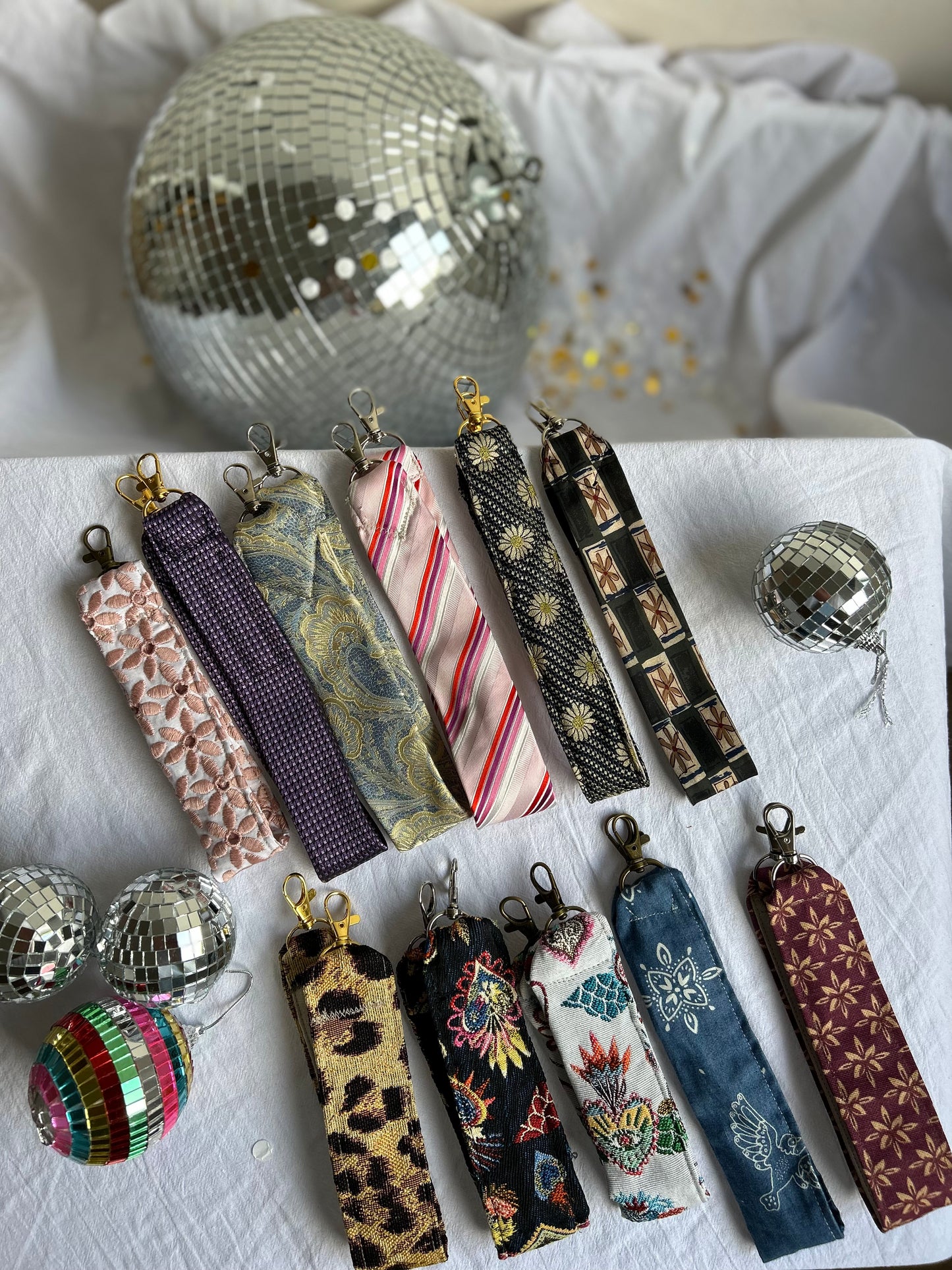 Phone strap short
