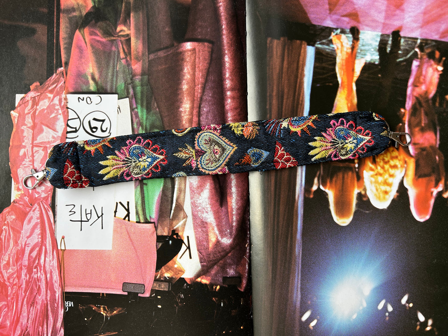 Hearts Phone strap short