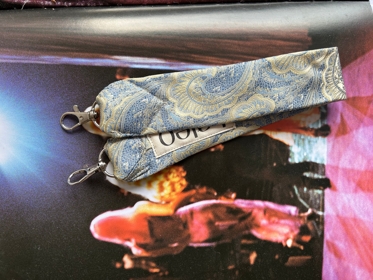 Silk phone strap short