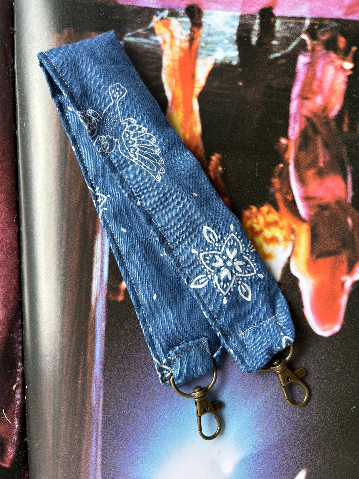 Phone strap short