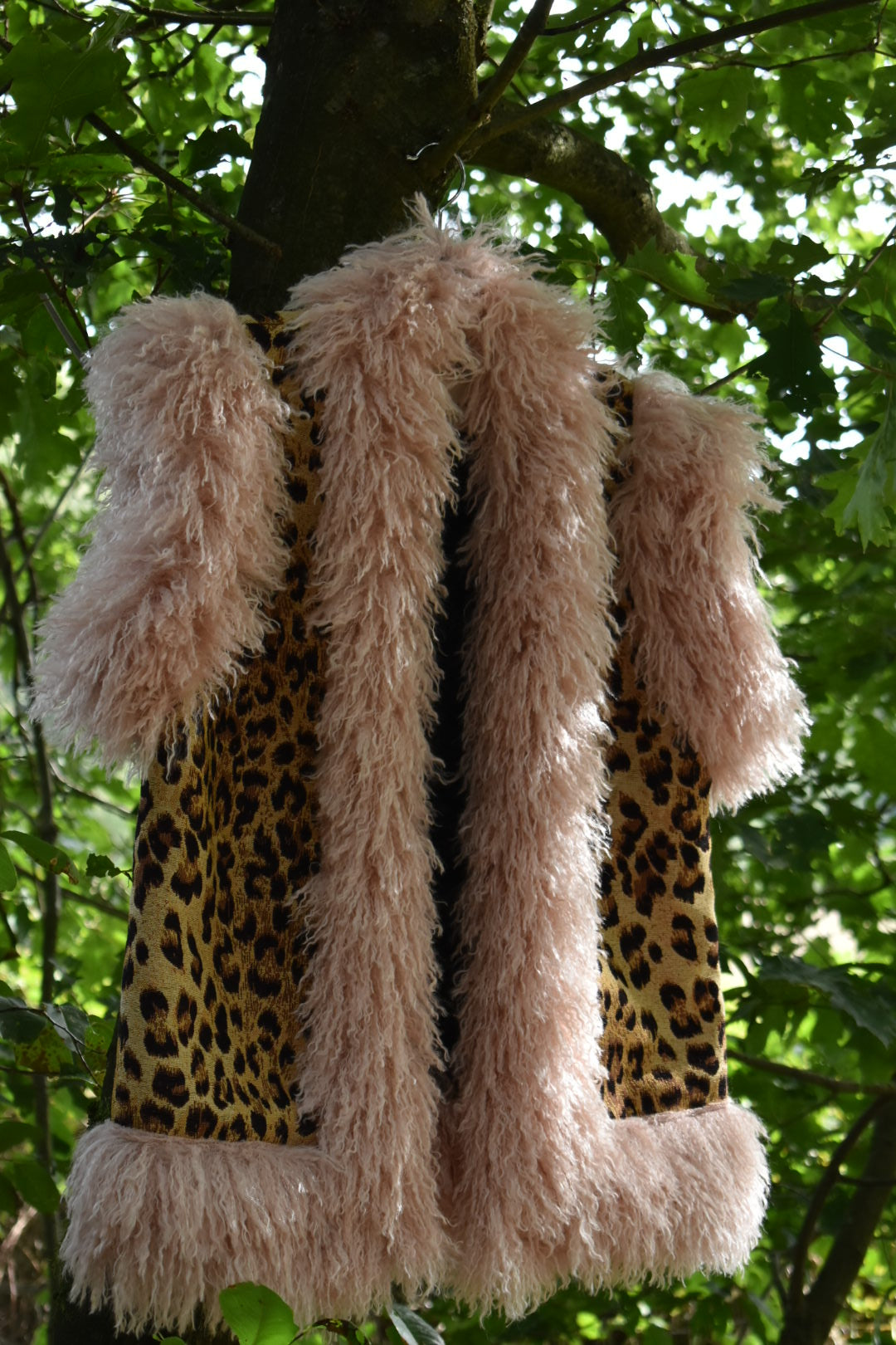 Fluffy Leopard Gilet